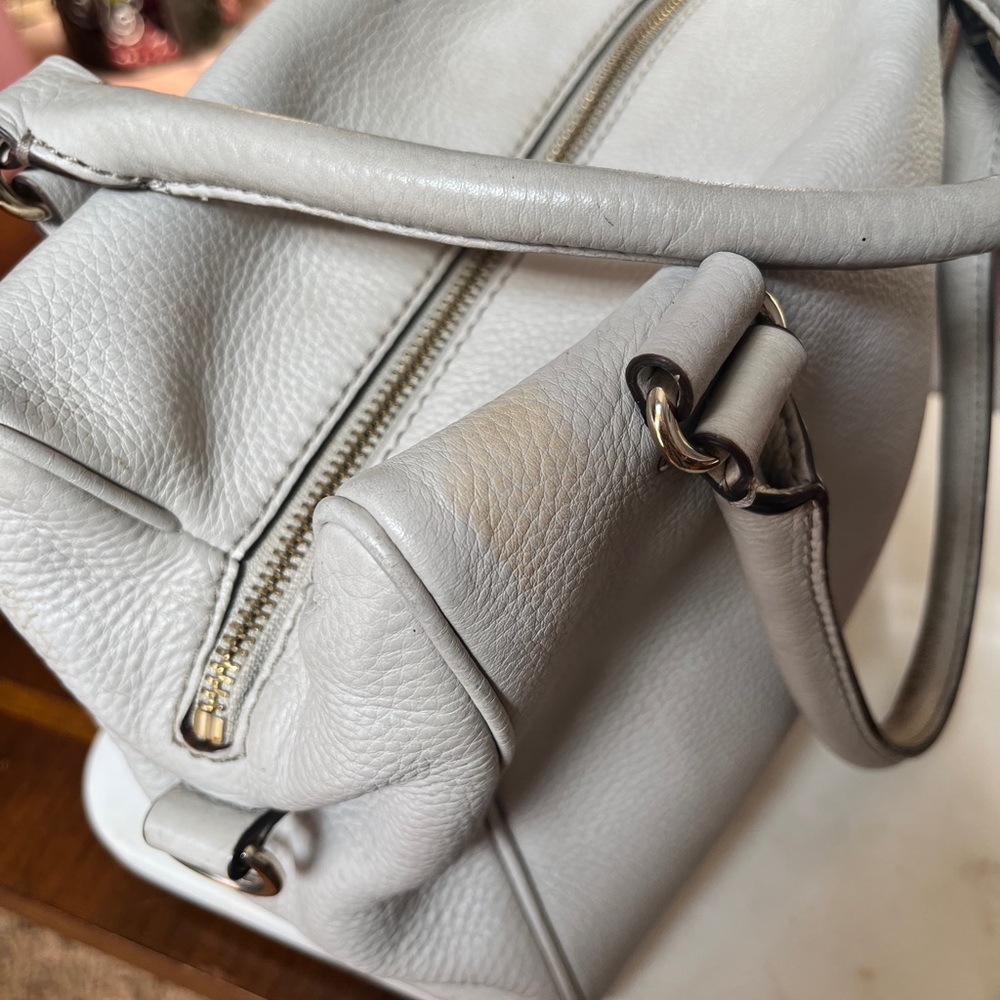 Kate Spade Cream Pebbled Leather Crossbody Bag w/Strap- GUC w/a few spots/stains - Picture 12 of 17